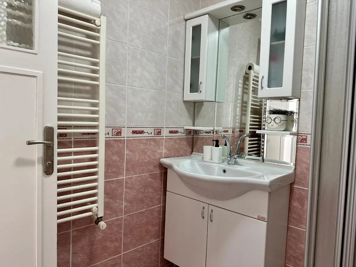 Merkezi Konumda Klimali Aile Dostu Daire Istanbul Apartment